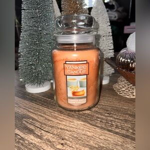 #222. Yankee candle. 22oz Jar candle. Pumpkin Maple Crème Caramel